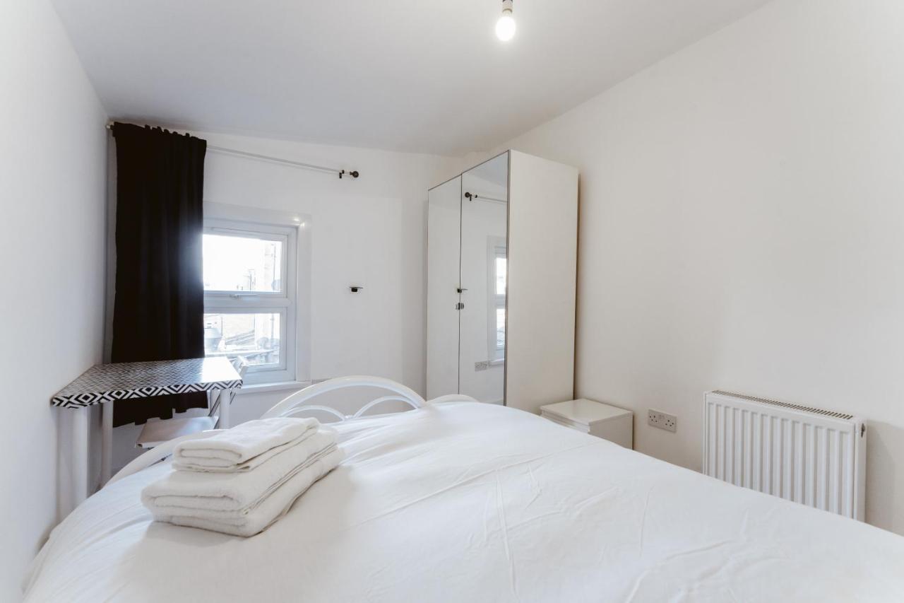 Mile End Double Rooms 27 Guest House Лондон Екстериор снимка