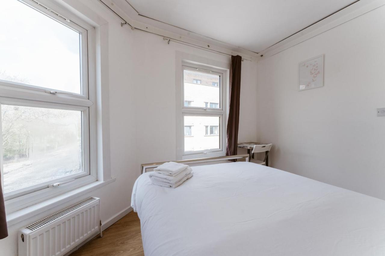 Mile End Double Rooms 27 Guest House Лондон Екстериор снимка