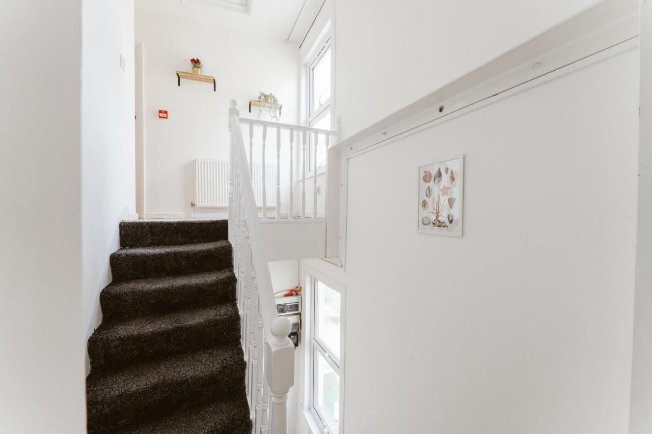Mile End Double Rooms 27 Guest House Лондон Екстериор снимка