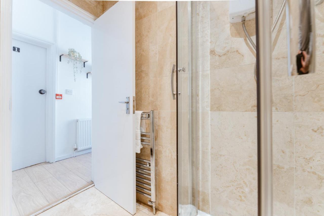 Mile End Double Rooms 27 Guest House Лондон Екстериор снимка