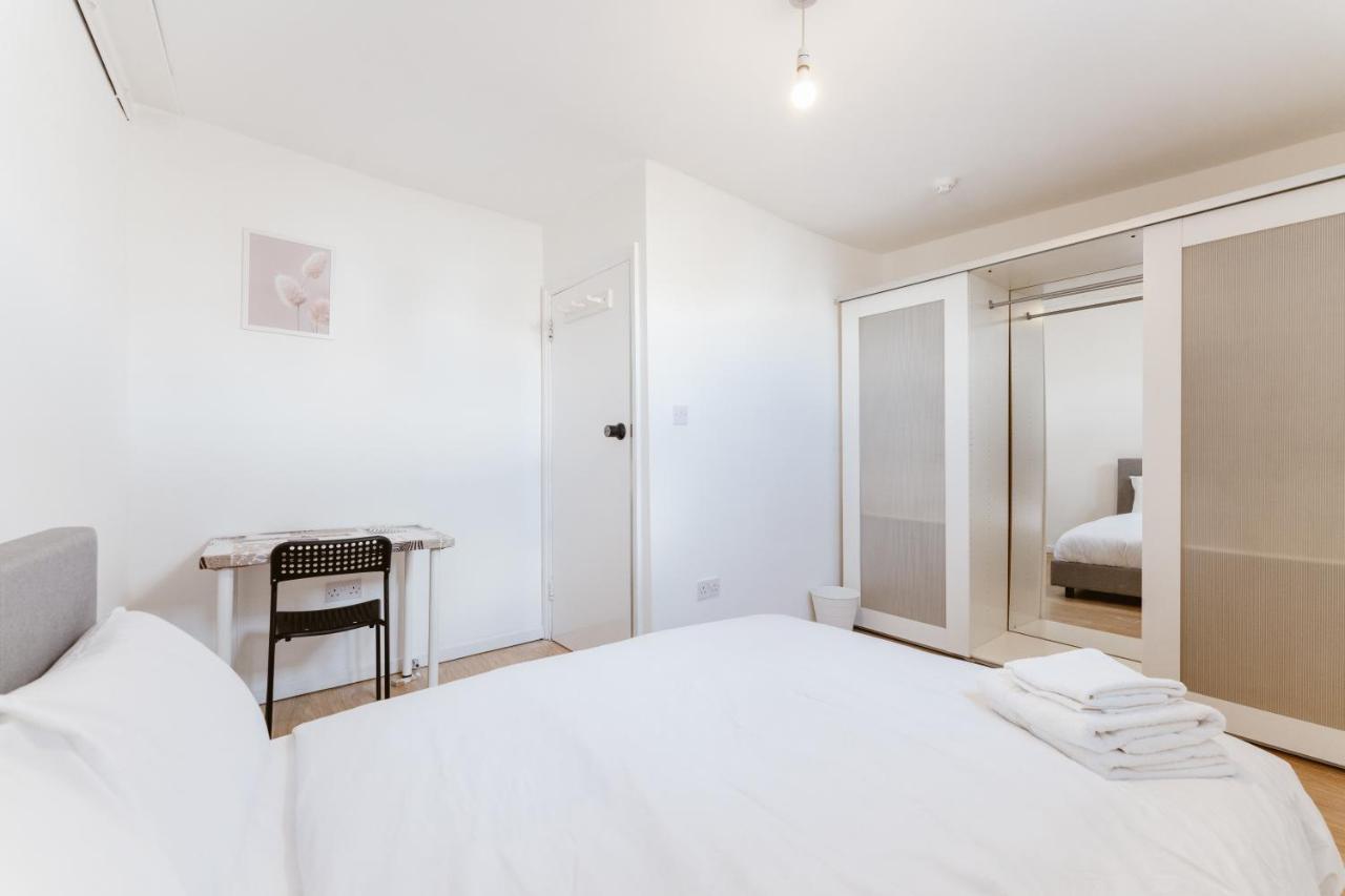 Mile End Double Rooms 27 Guest House Лондон Екстериор снимка