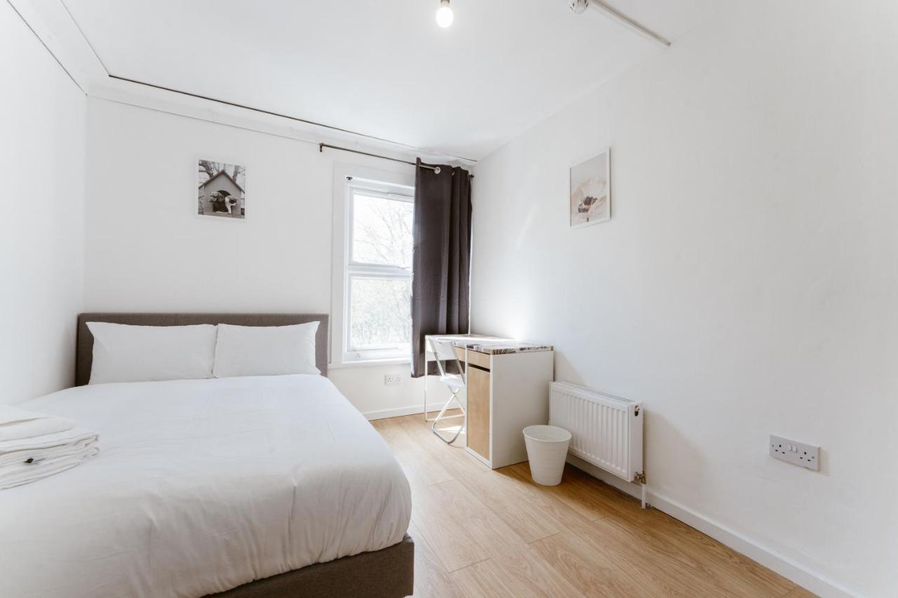 Mile End Double Rooms 27 Guest House Лондон Екстериор снимка