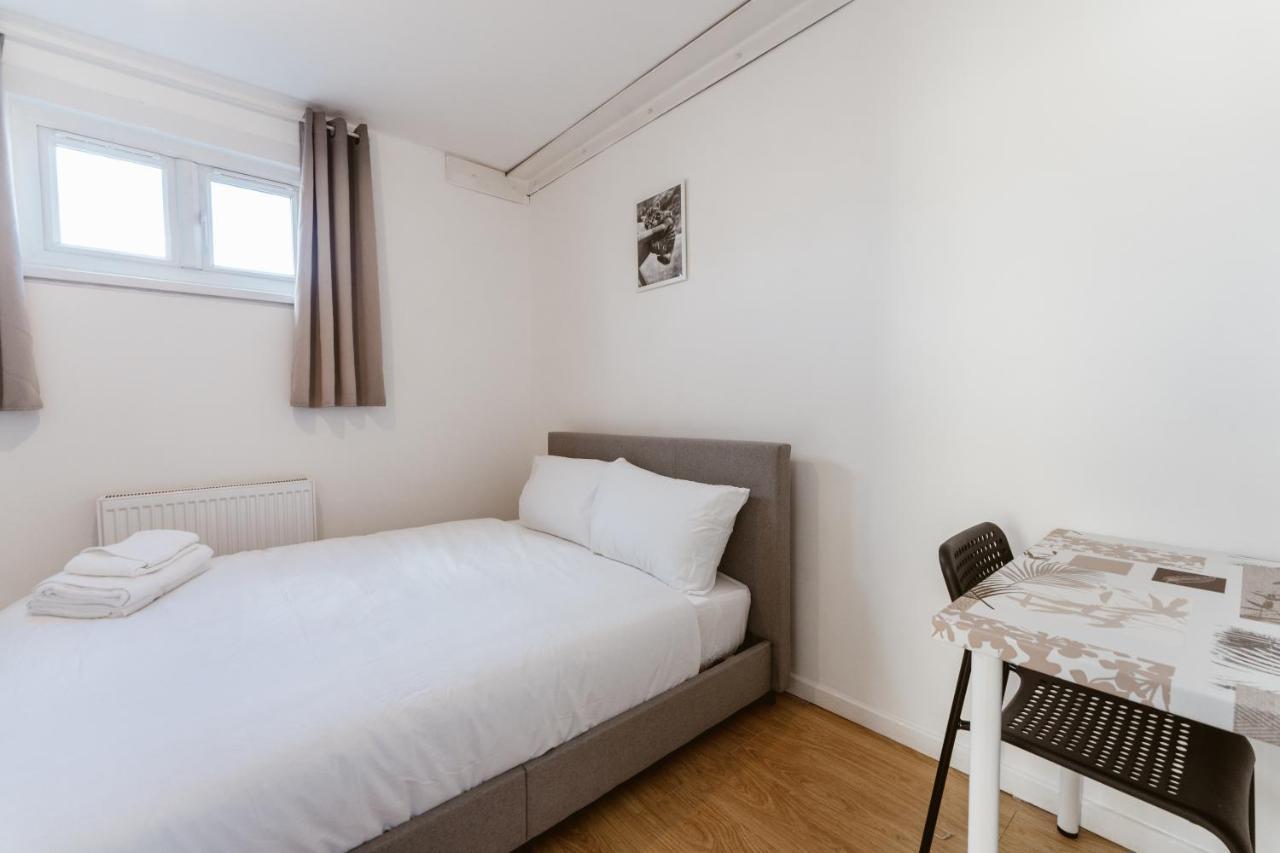 Mile End Double Rooms 27 Guest House Лондон Екстериор снимка